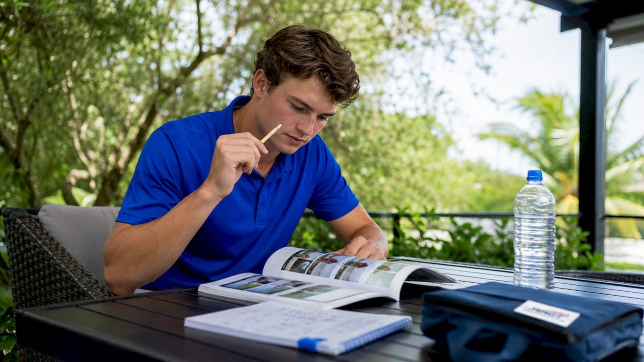 Amateur Golfer Professional Transition Pathway: 2026 Guide